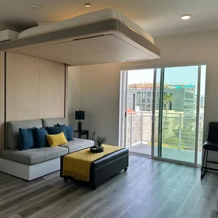 Heart Of Hollywood-Walk Of Fame 1Bd Studio With View -Free Parking, Balcony, Wifi, Rooftop, Gym, Upscale Amenities